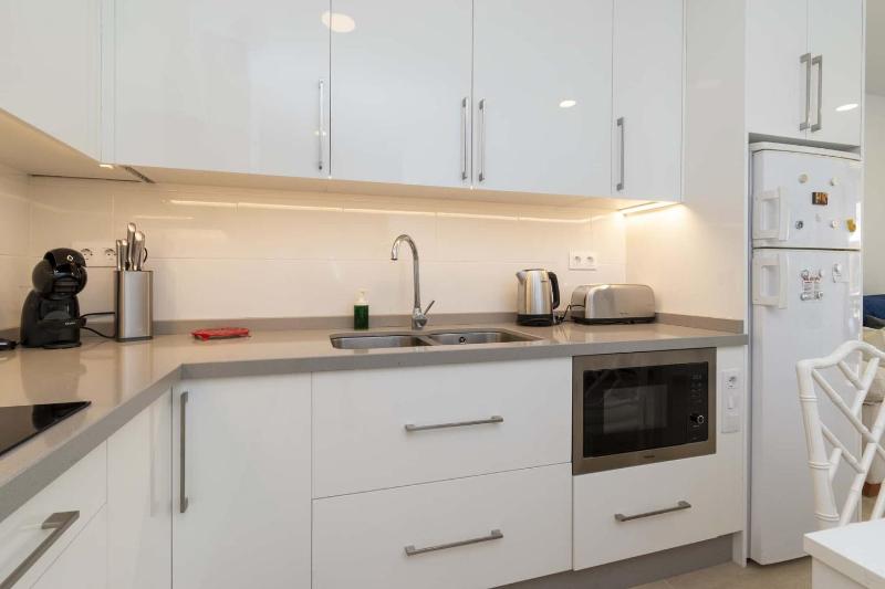 Santa Amalia 1 - Three Bed - image 2