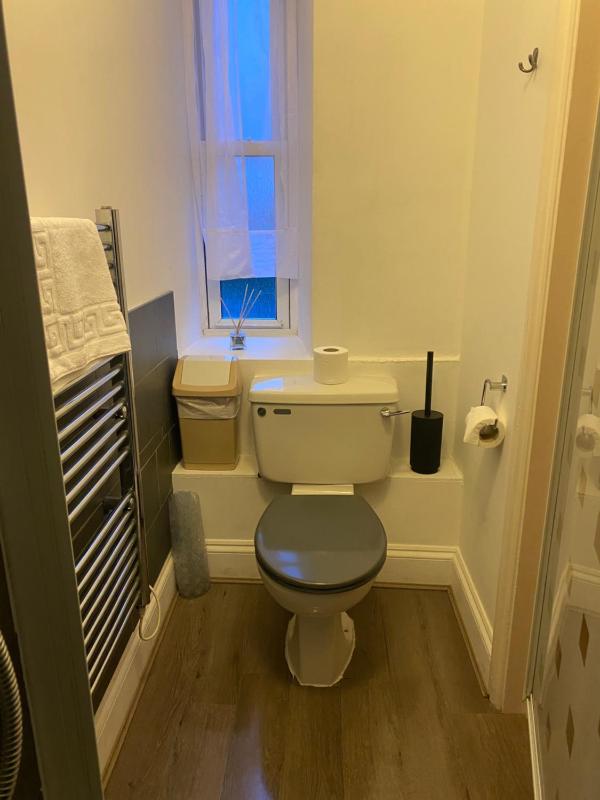 Single Room (no pets) image 4