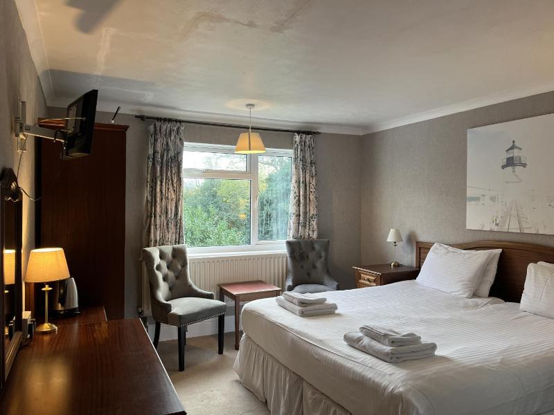 Superior Double or Twin Room (no pets) image 1