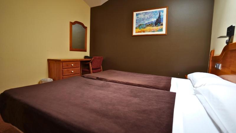 Apartment (4-6 Adults) image 2