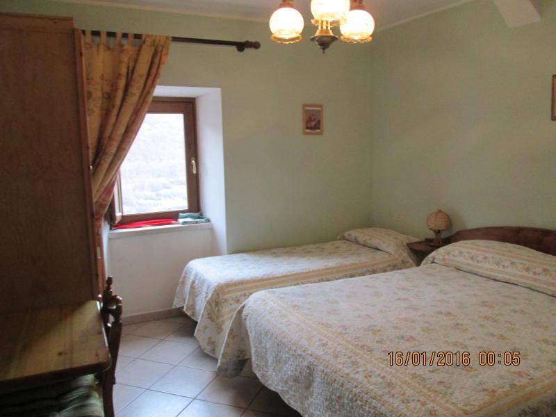 Triple Room with Shower image 1