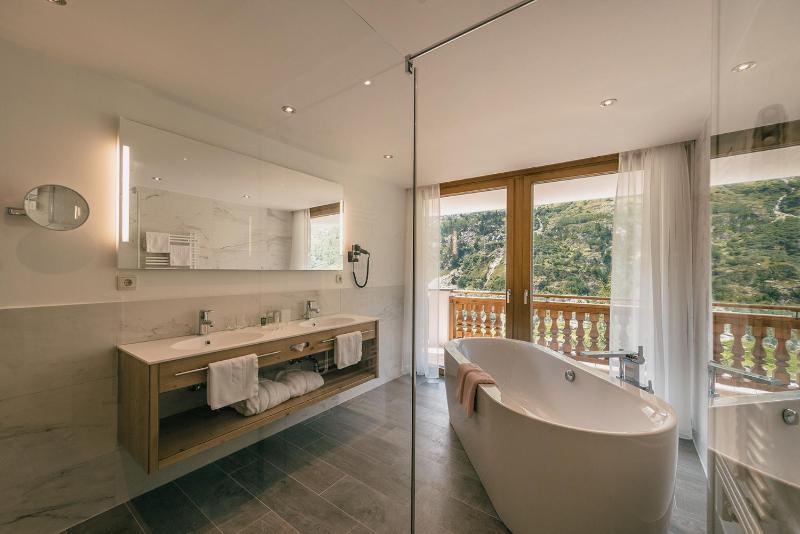 Suite with Mountain View image 4