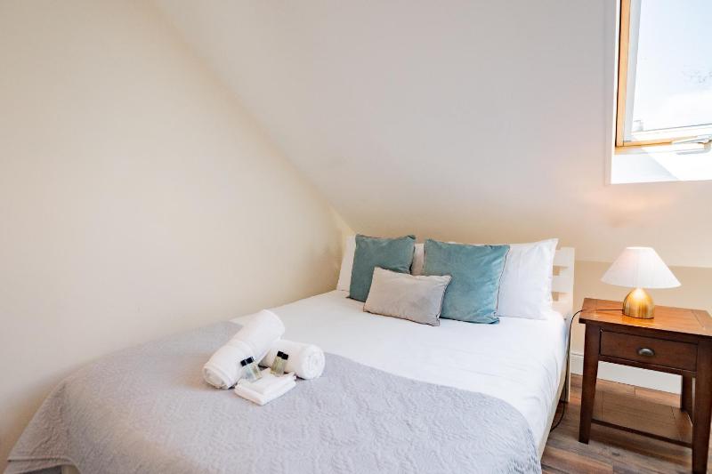 Westend Hideaway - image 13