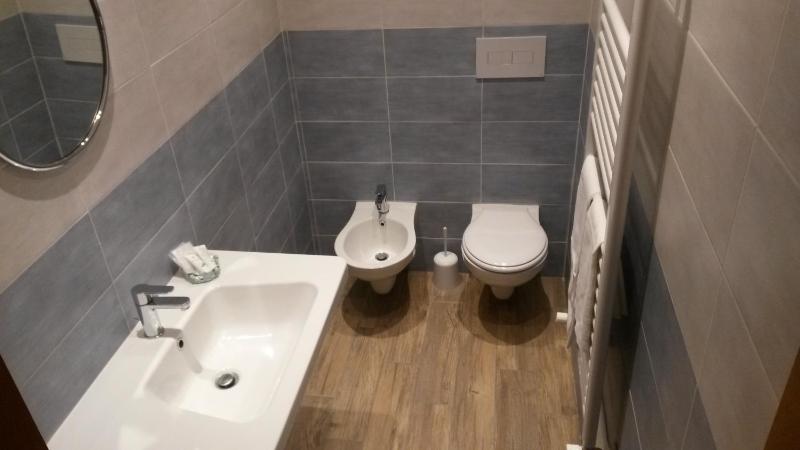 Economy Double or Twin Room image 4
