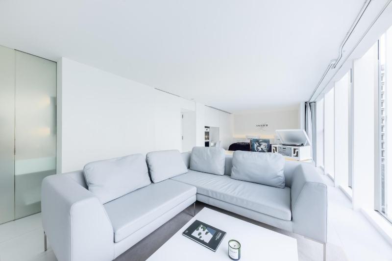 CUVEE J2 HOTEL OSAKA by Onko Chishin - image 9