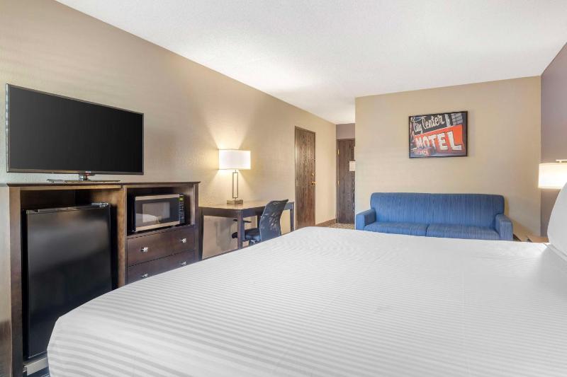 Large King Room with Sofa Bed - Non-Smoking image 4