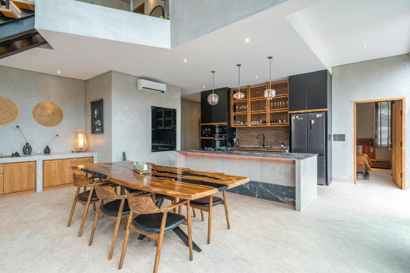 Impressive 4BR Villa Close to The Beach - image 18
