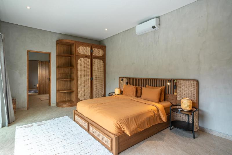 Impressive 4BR Villa Close to The Beach - image 28