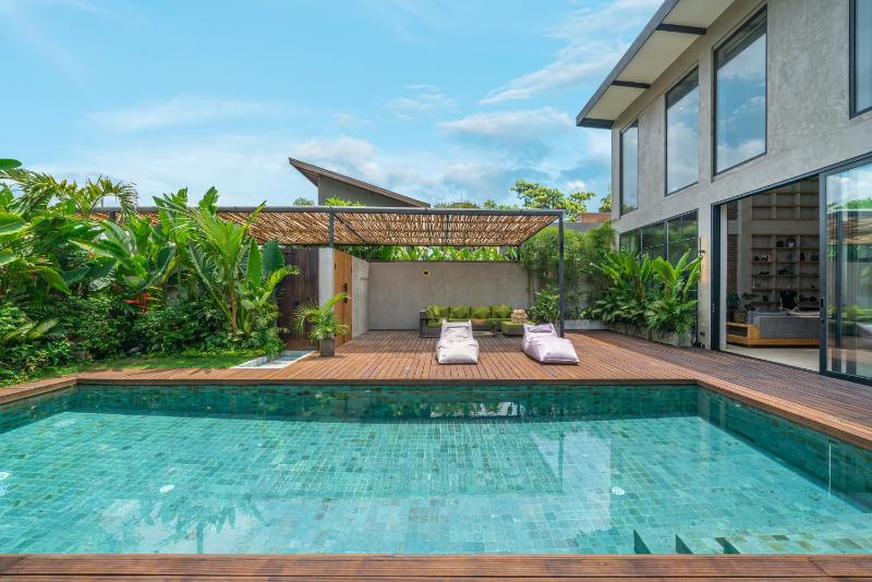 Impressive 4BR Villa Close to The Beach - image 14