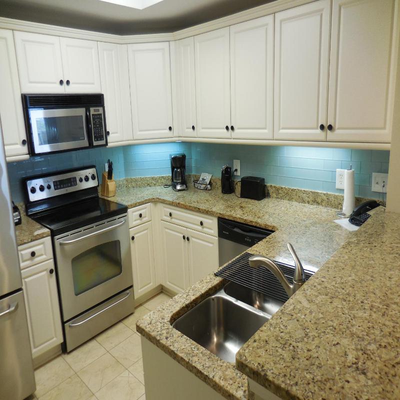 Stylish oceanview 2 bedroom unit - 1603 Royale Palms - Kingston Plantation condo - image 11