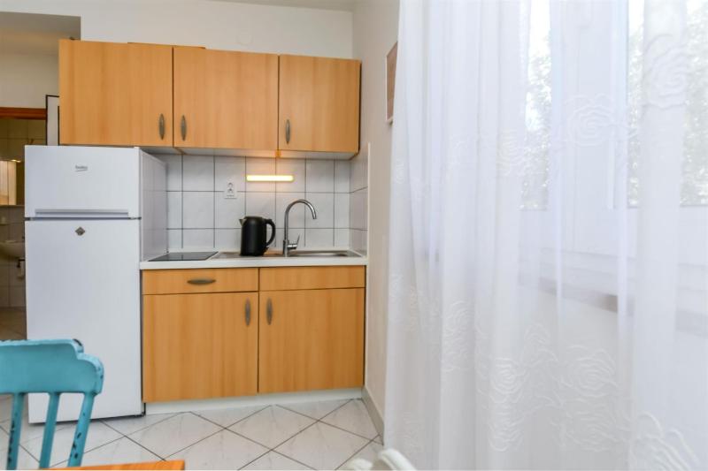 One-Bedroom Apartment image 3