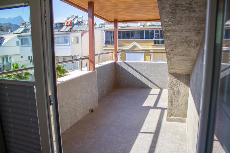 Studio Apartment image 4