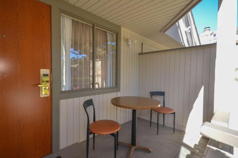 King Room - Disability Access - Non-Smoking image 3