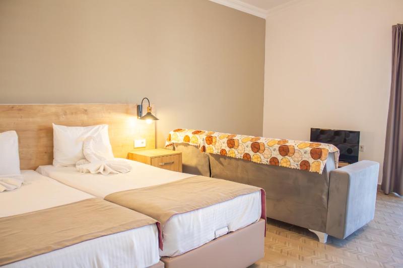 Studio Apartment image 1