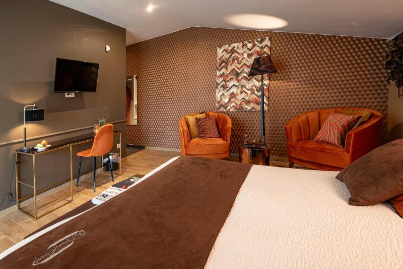 Double Room image 1