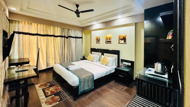 Posh Suites - Golf Course Road - image 33