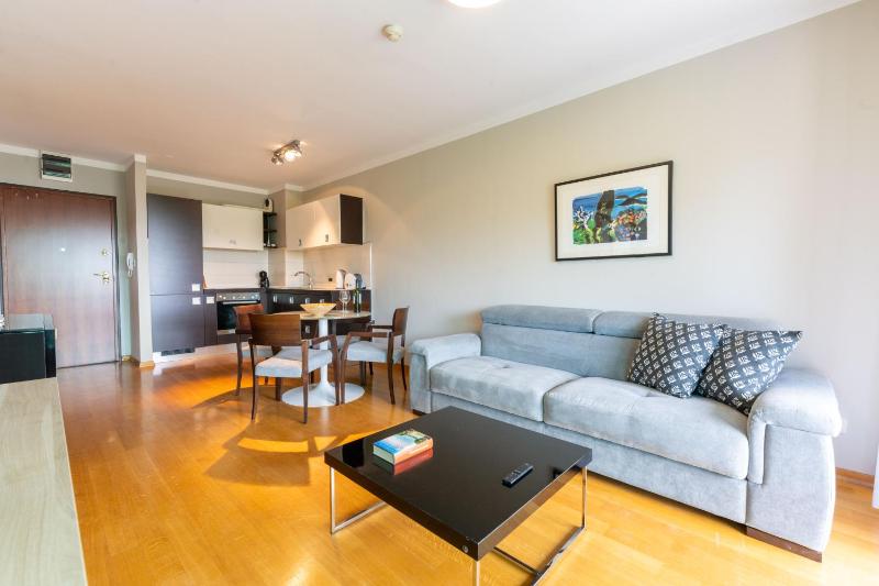One-Bedroom Apartment with Balcony and Sea View image 4