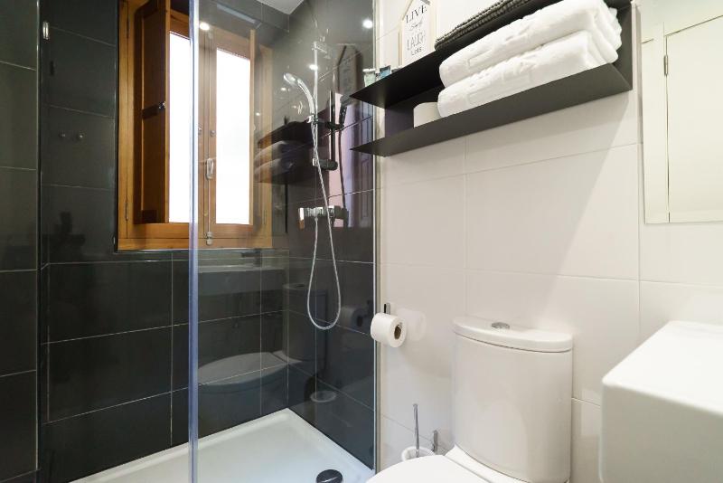 Superior Apartment image 2