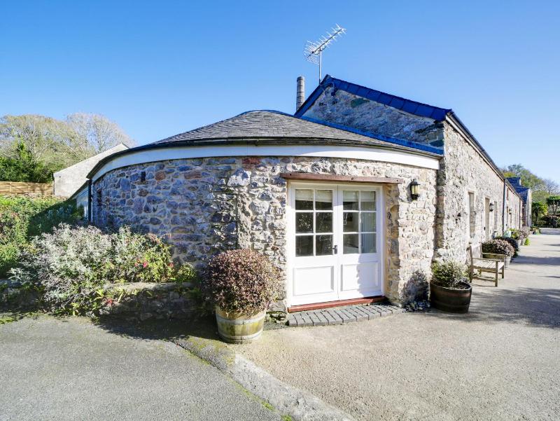 Dolphin Cottage - image 29