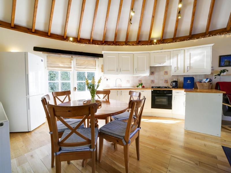 Dolphin Cottage - image 21