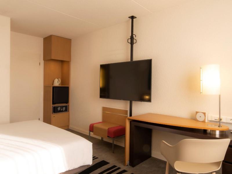 Classic Double Room with Sofa image 2