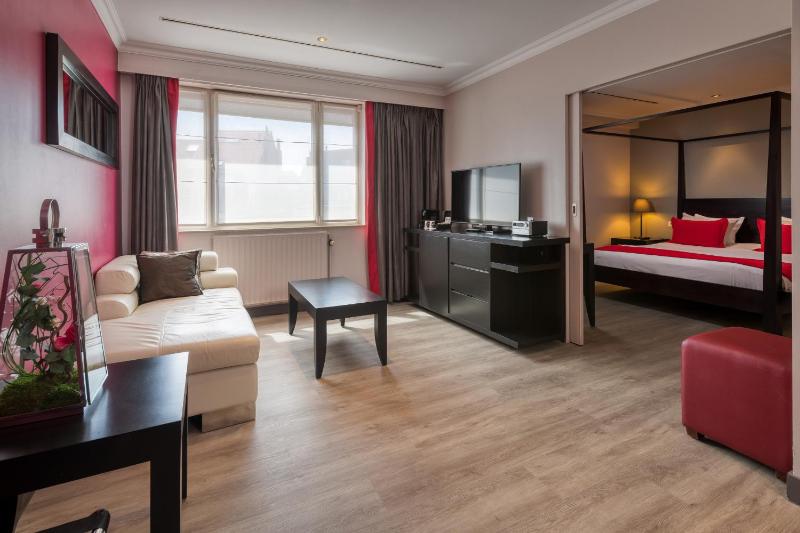 Deluxe Double Room image 2