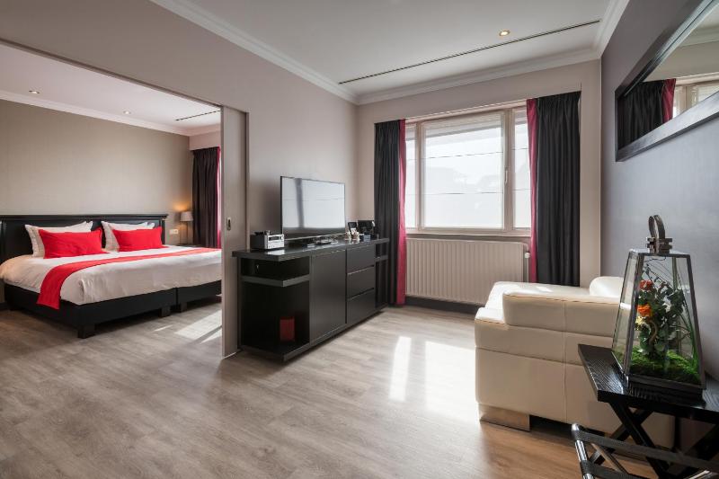 Deluxe Double Room image 3