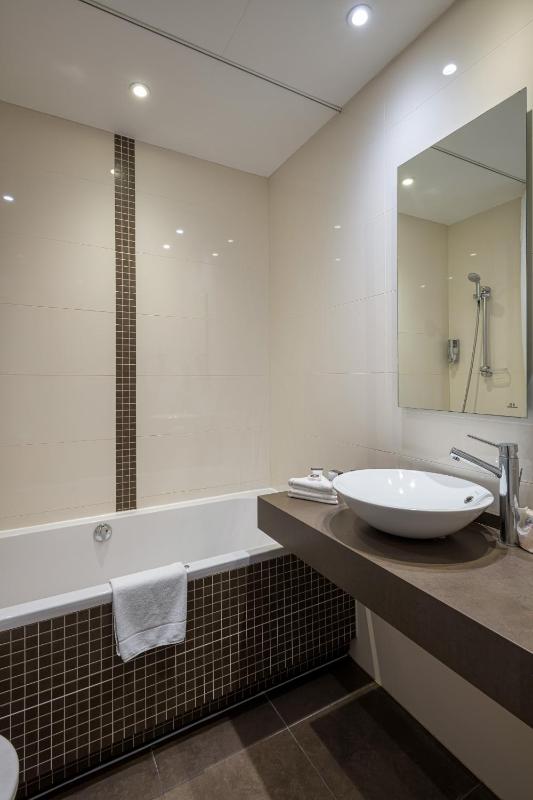 Small Double Room image 2