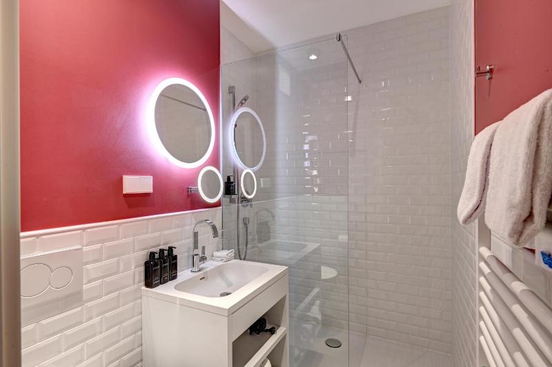 Basic Triple Room image 3