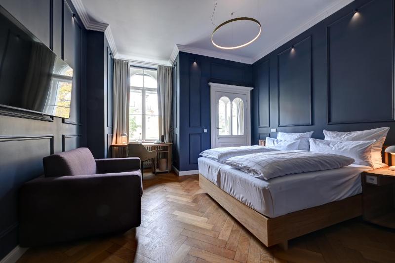 Basic Triple Room image 2