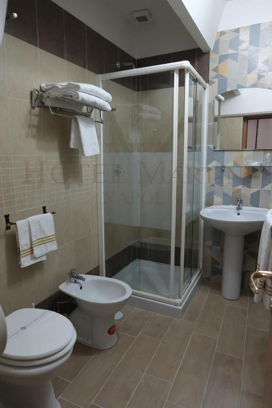 Double Room image 3