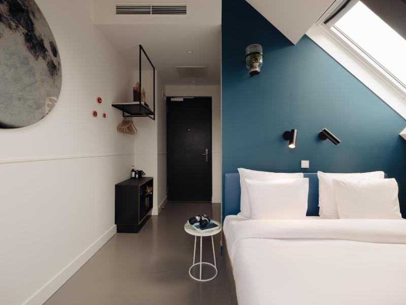 Small Double Room image 1