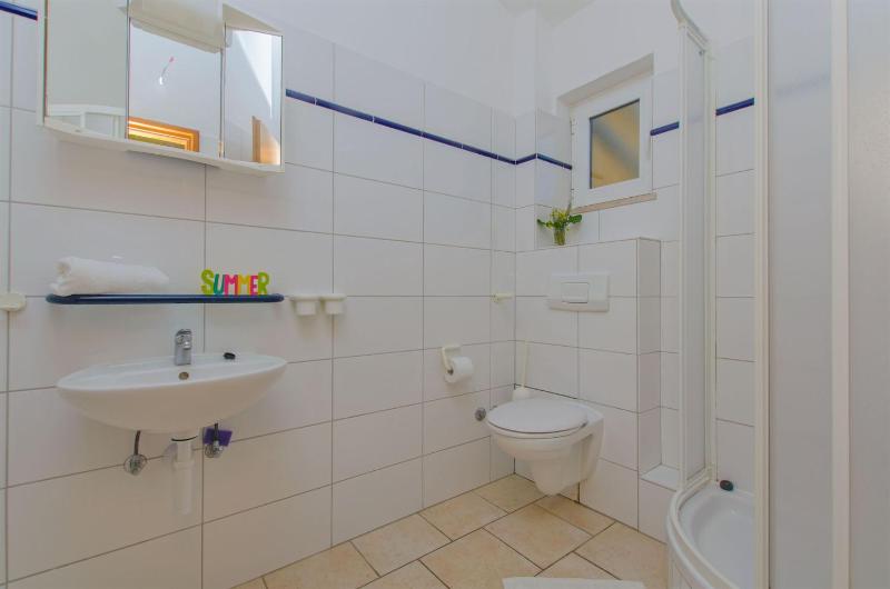 One-Bedroom Apartment - Second Floor image 1