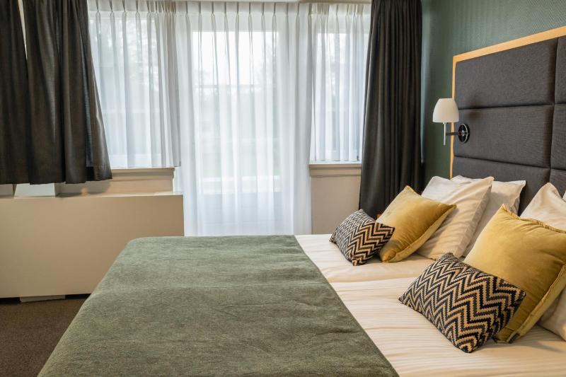 Double Room with Garden View image 4