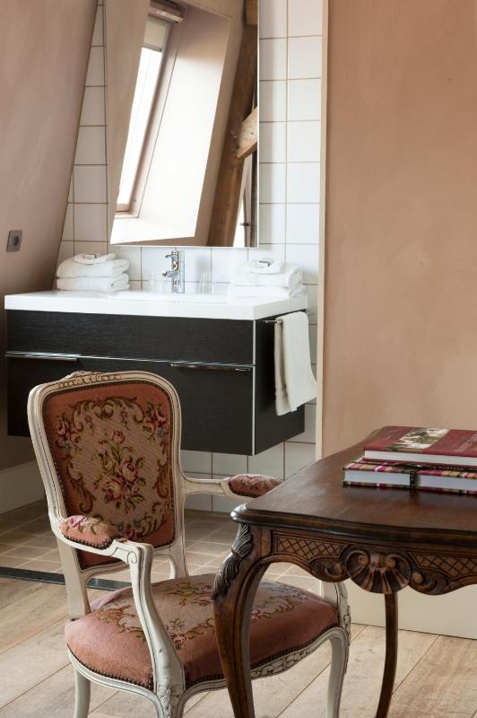 Double Room with Private External Toilet  image 3