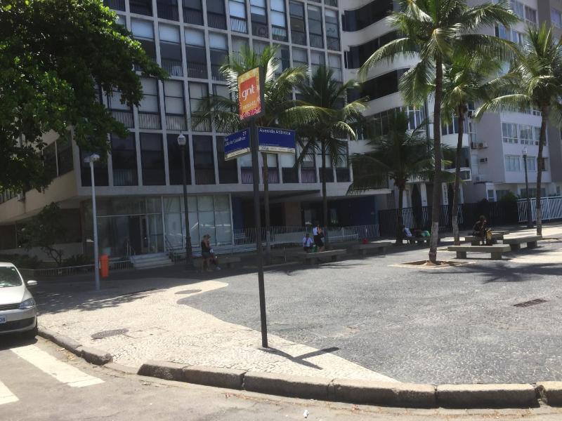 Copacabana Rio de Janeiro a 80 metros da praia - image 7