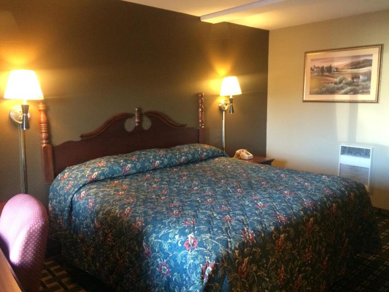 King Room - Non-Smoking image 3