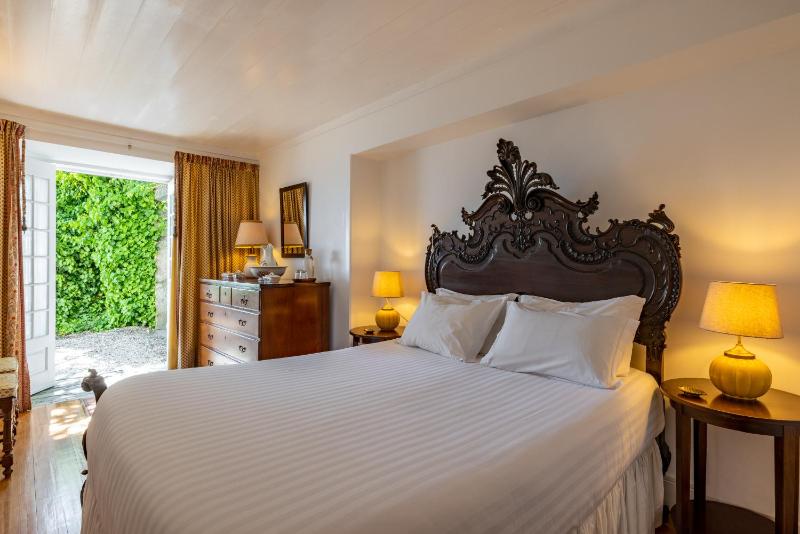 Double or Twin Room image 3