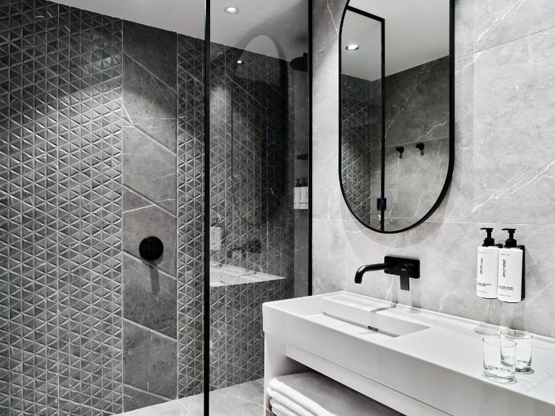 Standard Room image 3