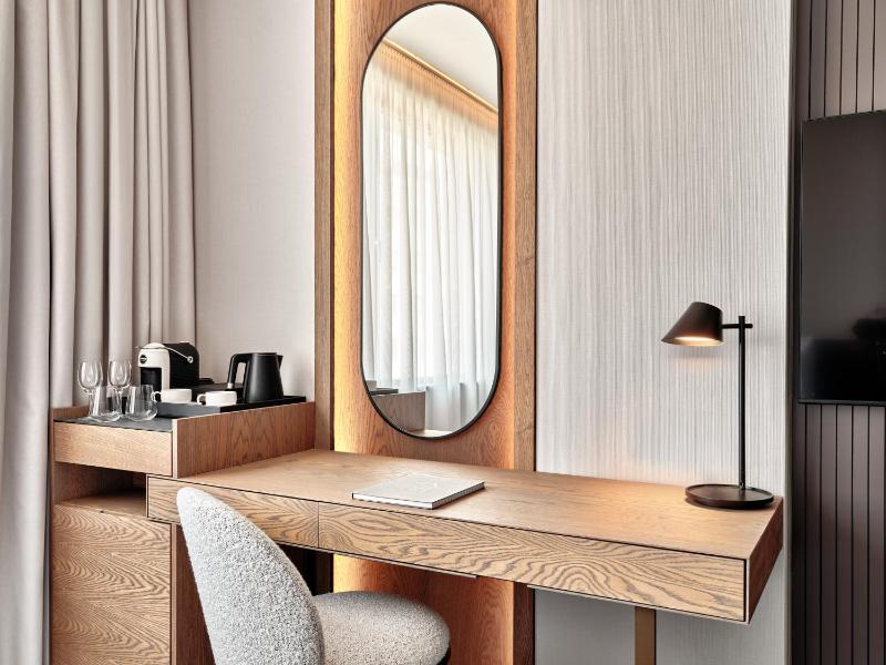 Standard Twin Room with Tub and Walk-In Shower image 4