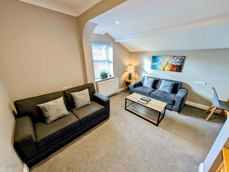 Executive One-Bedroom Apartment image 1