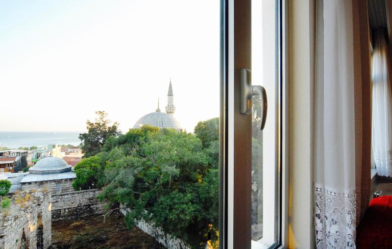 Ada Hotel Istanbul - image 2