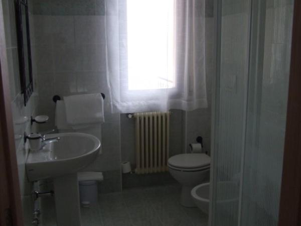 Double Room image 2