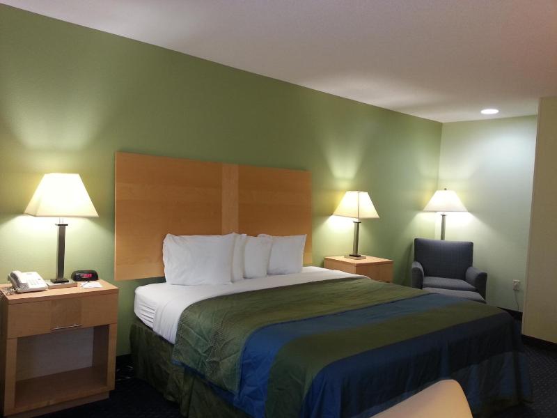King Guest Room - Disability Access image 2