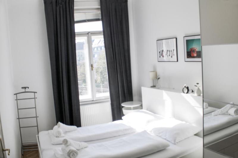 One-Bedroom Apartment image 4