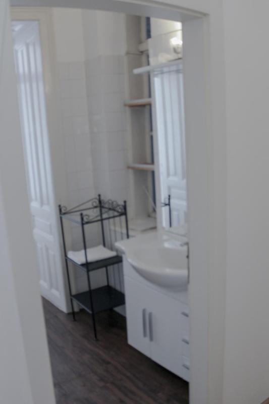 One-Bedroom Apartment image 3