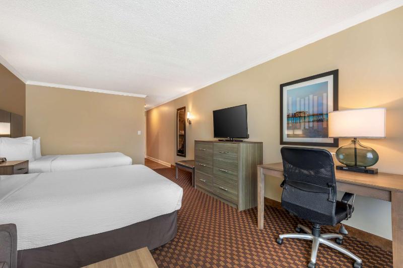 Queen Room with Two Queen Beds and Bathtub - Disability Access/Sofa Bed image 3