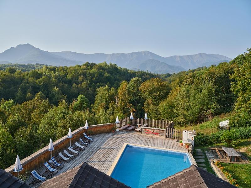 Apartment with Mountain View image 1