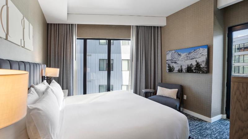 Ski-in/out exclusive high end luxury at Park City Mountain restaurants spa bar rooftop pool - image 30