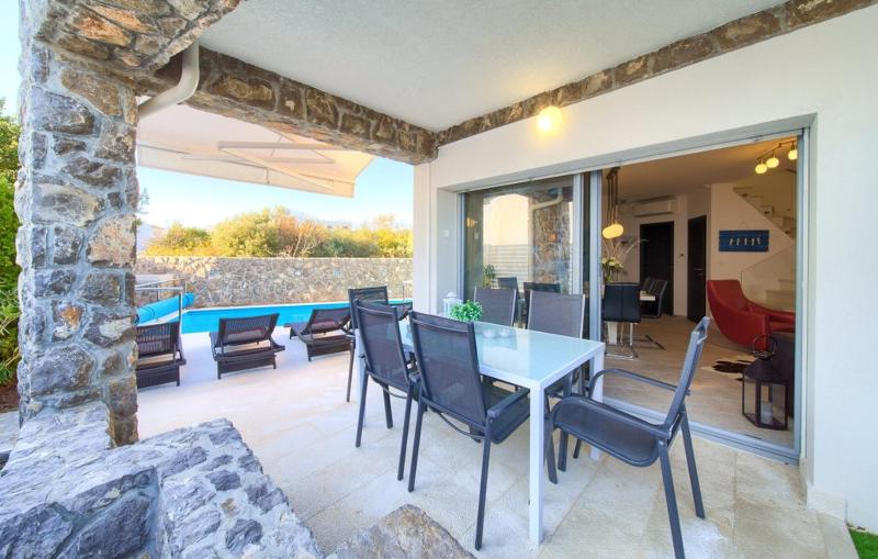 Holiday house with a swimming pool Krk - 23580 - image 18